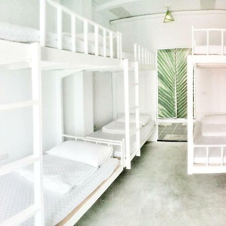 Cong Sen Backpackers Hostel T'ai-tung Buitenkant foto
