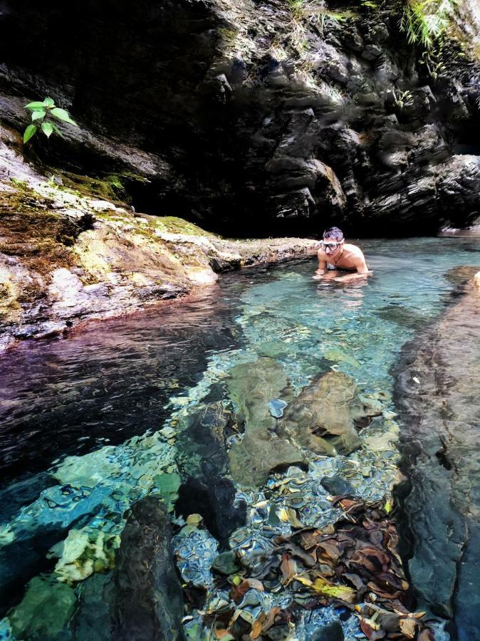 Cong Sen Backpackers Hostel T'ai-tung Buitenkant foto