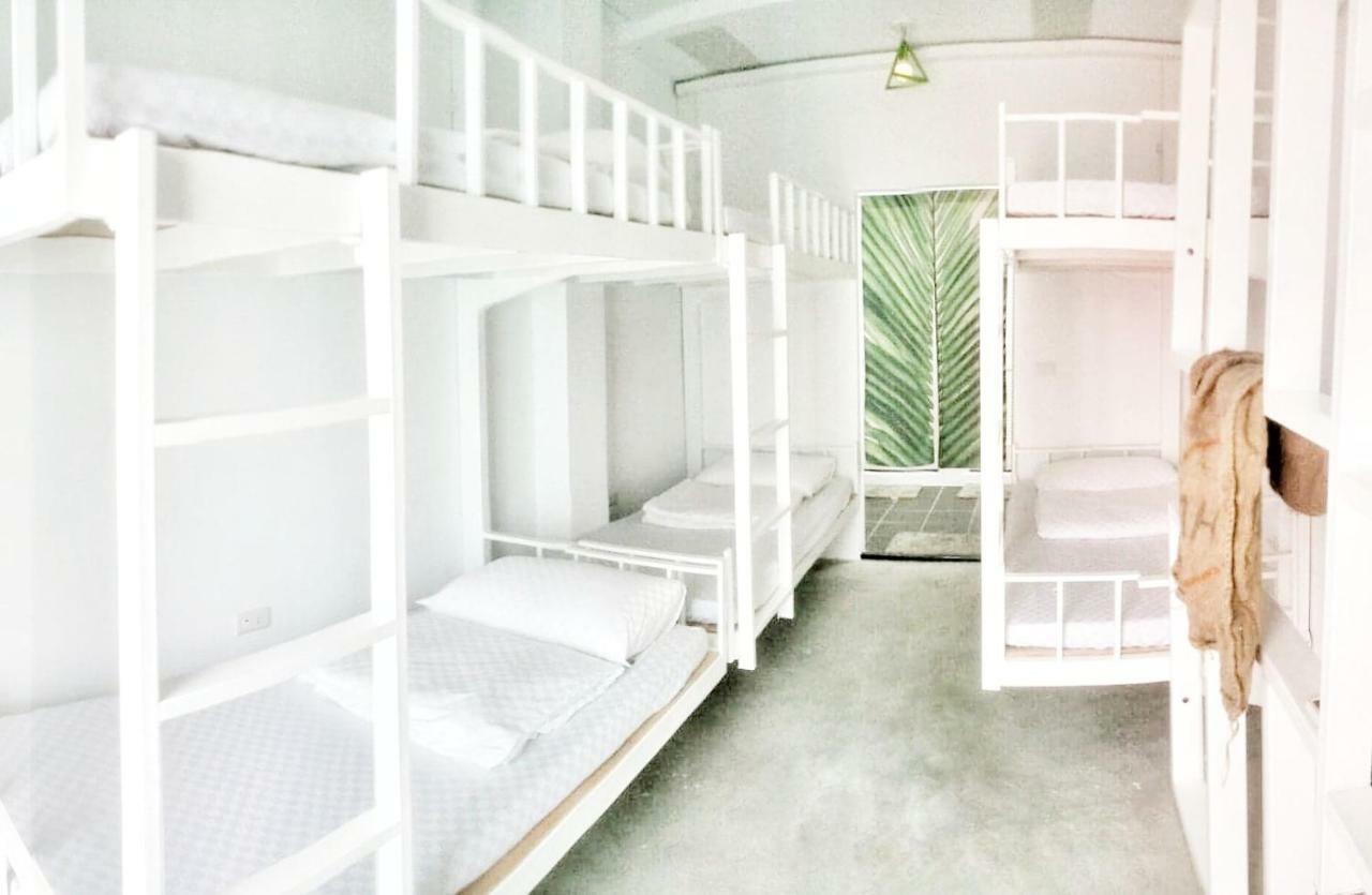 Cong Sen Backpackers Hostel T'ai-tung Buitenkant foto